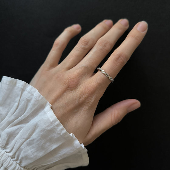 Серебряное кольцо с фианитами