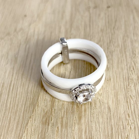 Серебряное кольцо с керамикой