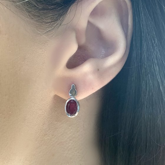 Серебряные серьги с рубином
