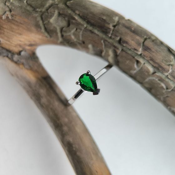 Серебряное кольцо с изумрудом nano 0.563ct