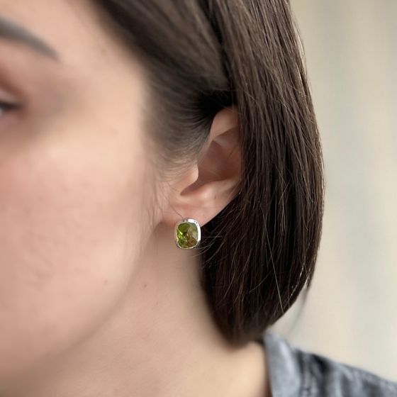 Серебряные серьги с хризолітом 6.567ct
