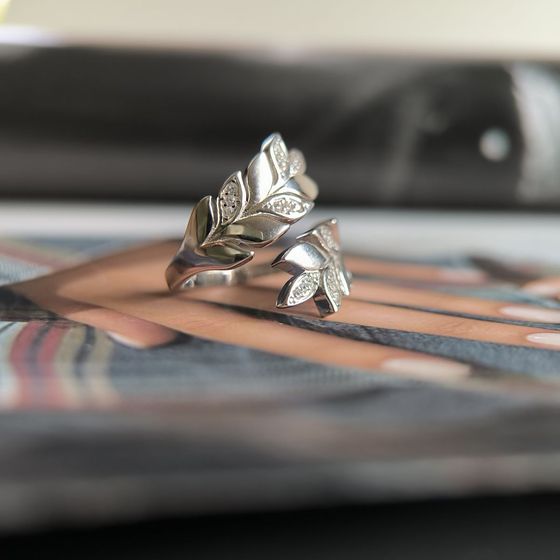 Серебряное кольцо с фианитами