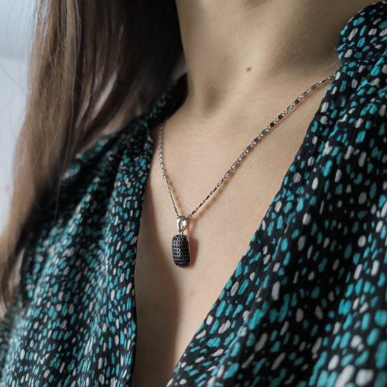 Серебряная подвеска с фианитами