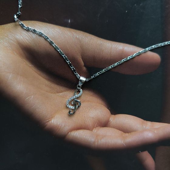 Серебряная подвеска с фианитами