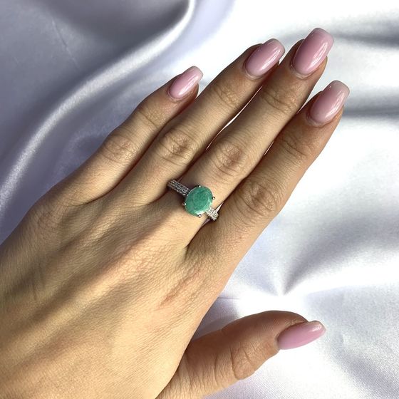 Серебряное кольцо с изумрудом