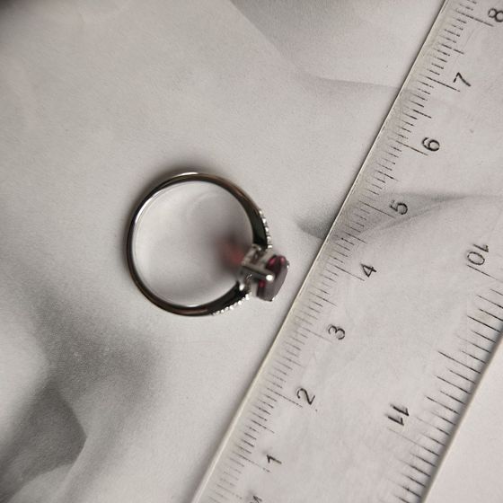 Серебряное кольцо с гранатом nano