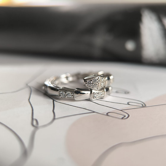 Серебряное кольцо с фианитами