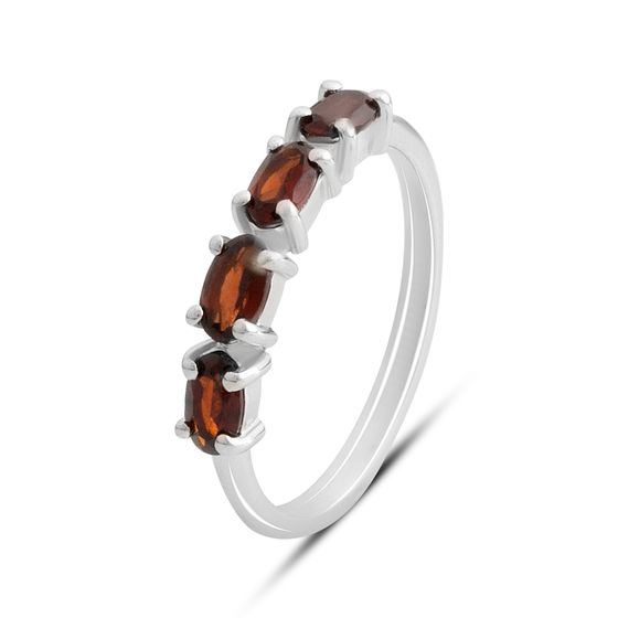 Серебряное кольцо с гранатом 1.081ct