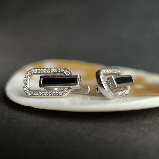 Серебряные серьги с фианитами, ониксом