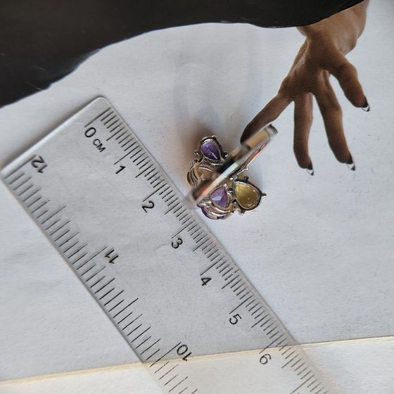 Серебряное кольцо с аметистом, хризолітом, цитрином, фианитами