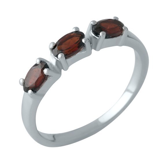 Серебряное кольцо с гранатом 0.8ct