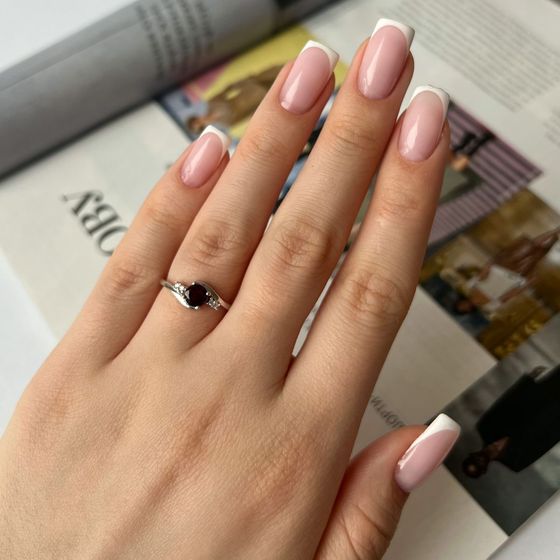 Серебряное кольцо с гранатом 0.611ct