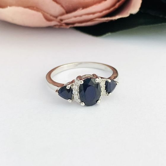 Серебряное кольцо с сапфиром 2.342ct