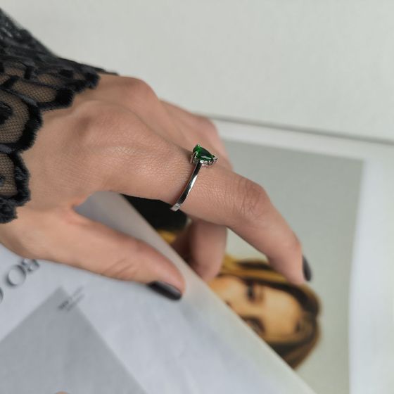 Серебряное кольцо с изумрудом nano 0.563ct