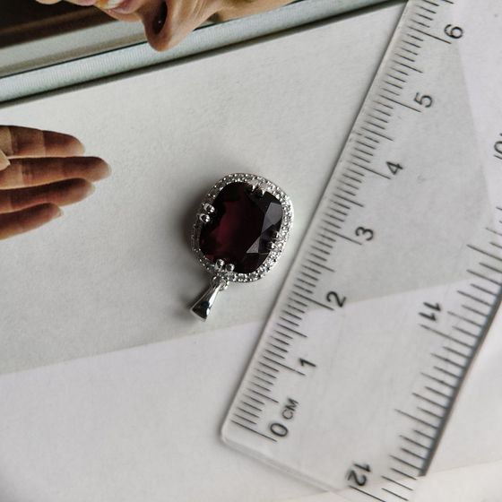 Серебряная подвеска с гранатом 6.17ct, фианитами