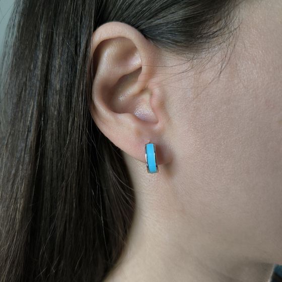 Серебряные серьги с фианитами, емаллю