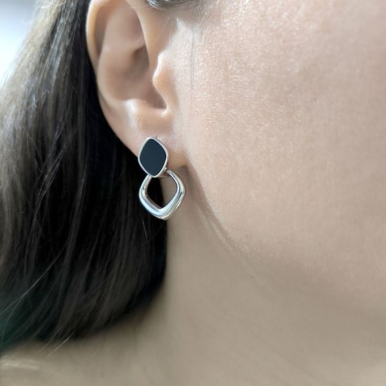 Серебряные серьги с ониксом