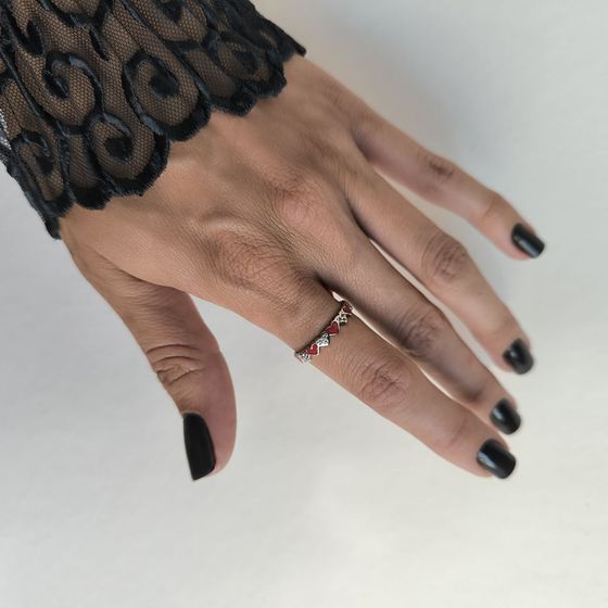 Серебряное кольцо с емаллю, фианитами