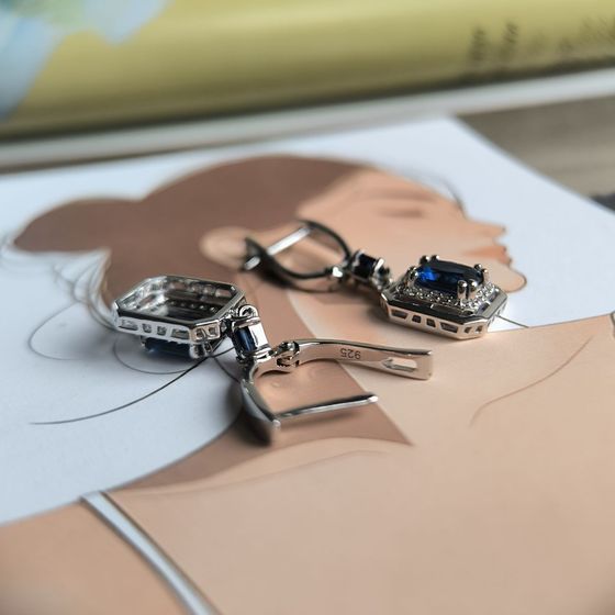 Серебряные серьги с сапфиром nano 2.947ct, фианитами