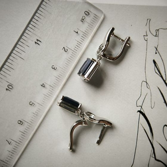 Серебряные серьги с сапфиром 5.218ct