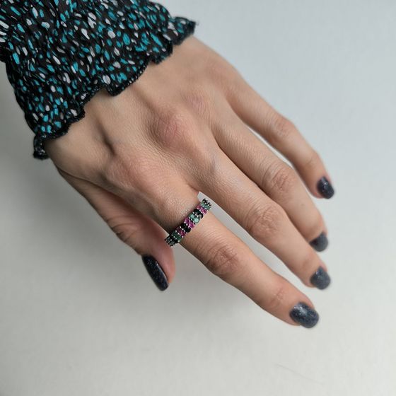 Серебряное кольцо с сапфиром 1.917ct, изумрудом, рубином