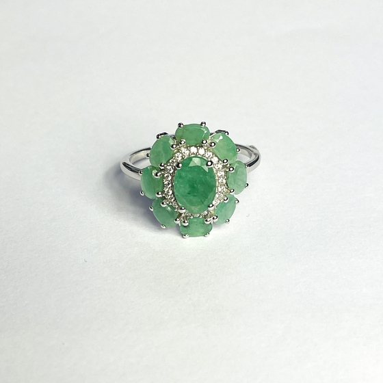 Серебряное кольцо с изумрудом 3.166ct