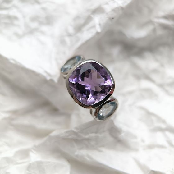 Серебряное кольцо с аметистом, топазом