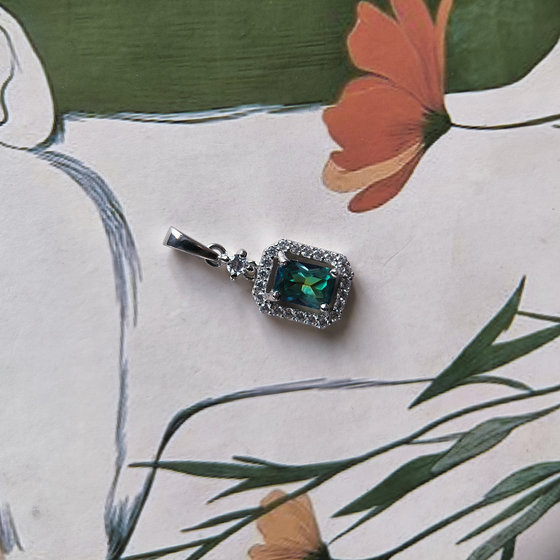 Серебряная подвеска с мистик топазом 1.176ct