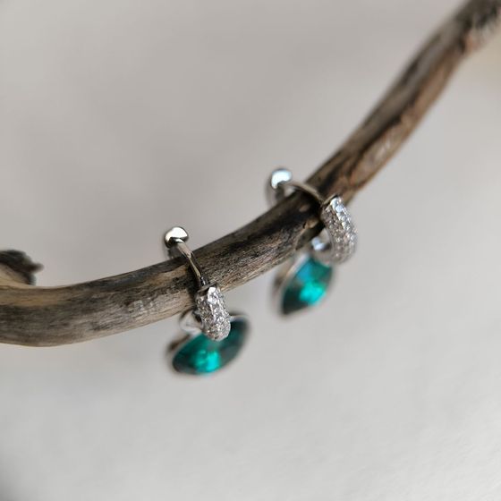 Серебряные серьги с фианитами