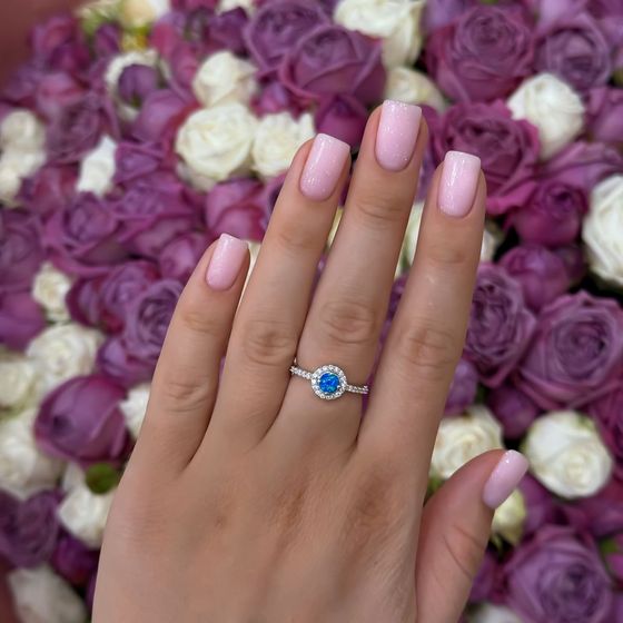 Серебряное кольцо с опалом 0.573ct, фианитами