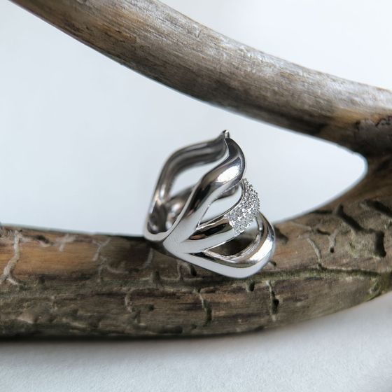 Серебряное кольцо с фианитами