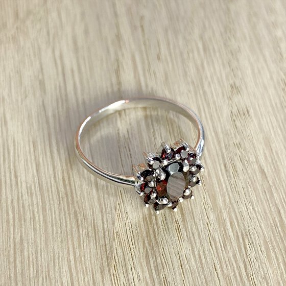 Серебряное кольцо с гранатом 1.5ct