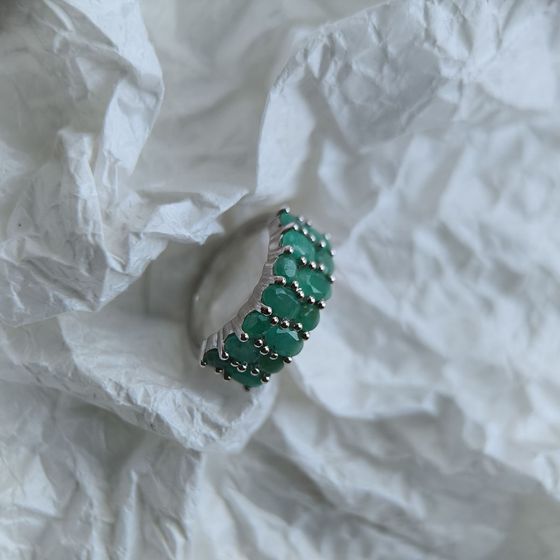Серебряное кольцо с изумрудом 2.475ct