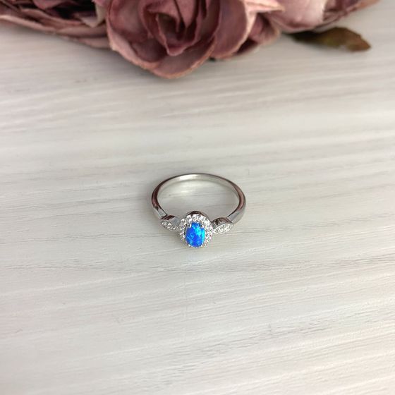 Серебряное кольцо с опалом