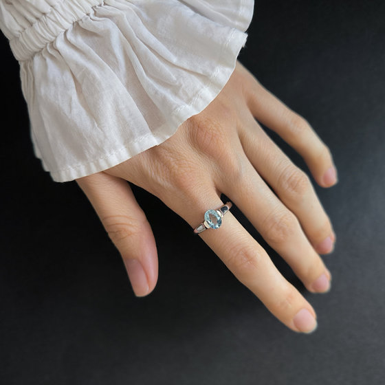 Серебряное кольцо с топазом 1.442ct