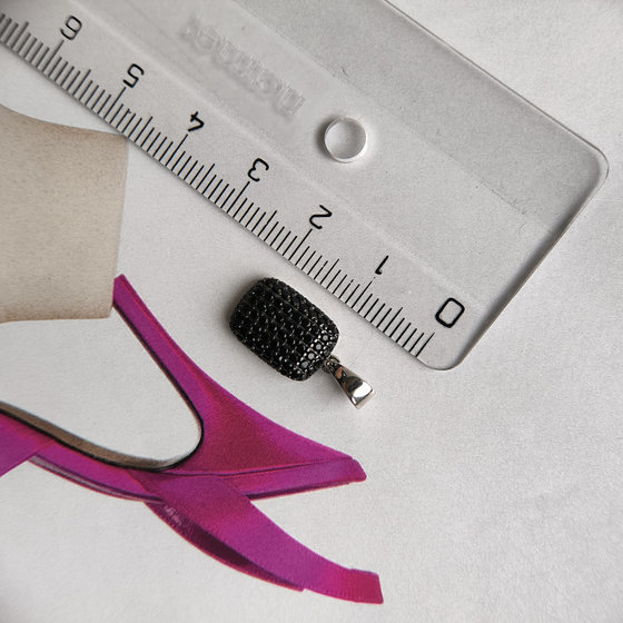 Серебряная подвеска с фианитами