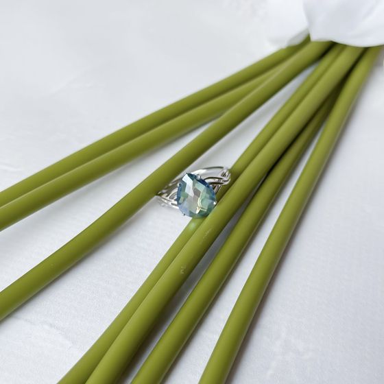 Серебряное кольцо с мистик топазом 2.567ct