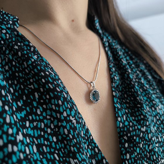 Серебряная подвеска с топазом Лондон Блю 2.288ct, фианитами