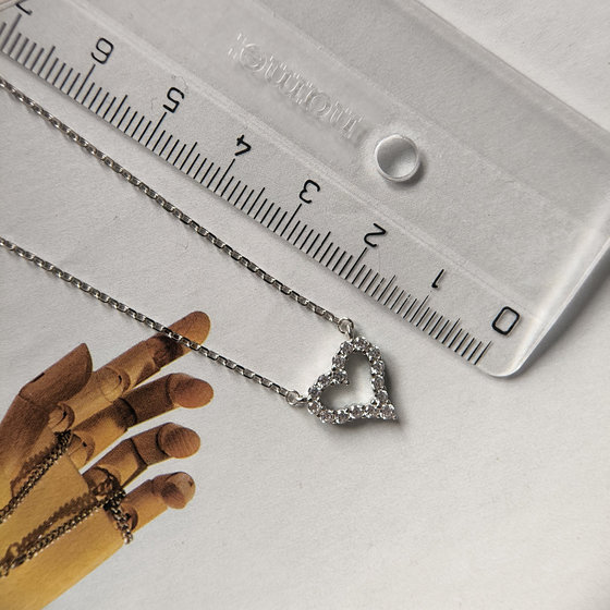 Серебряное колье с фианитами