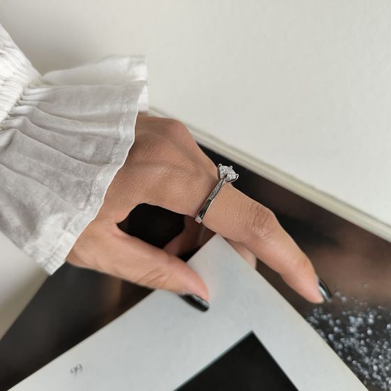 Серебряное кольцо с фианитами