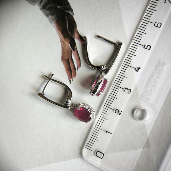 Серебряные серьги с рубином 4.171ct, фианитами