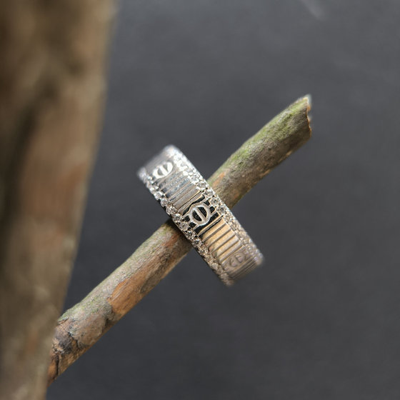 Серебряное кольцо с фианитами