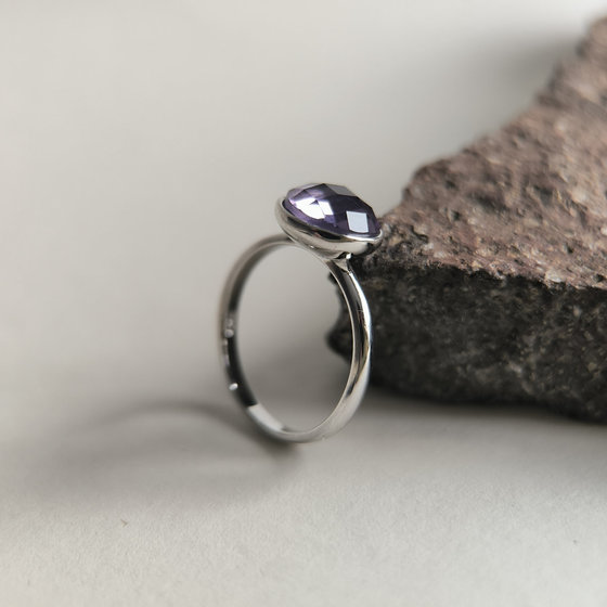 Серебряное кольцо с фианитами