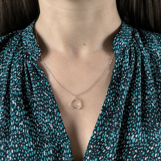 Серебряное колье с фианитами