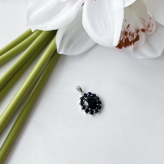 Серебряная подвеска с сапфиром 5.375ct