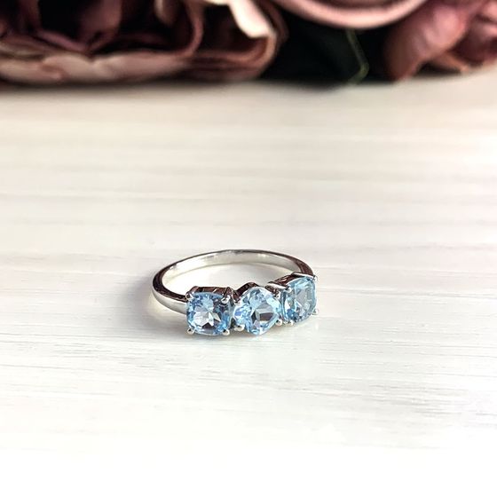 Серебряное кольцо с топазом 2.1ct
