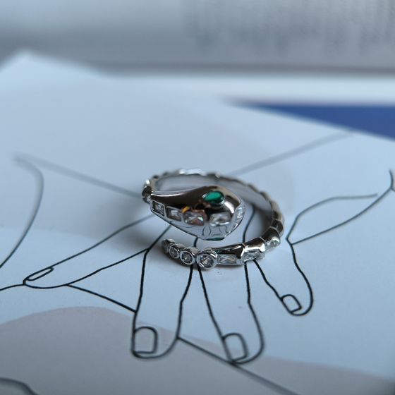 Серебряное кольцо с фианитами