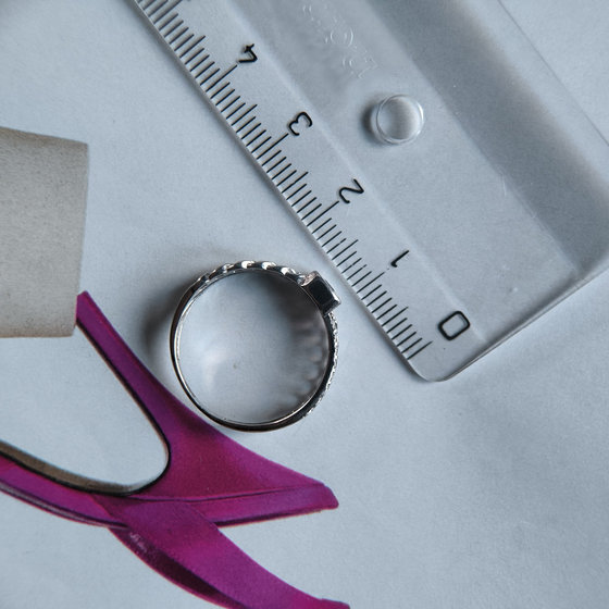 Серебряное кольцо с фианитами