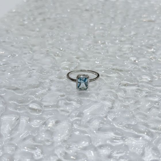 Серебряное кольцо с топазом 1.842ct