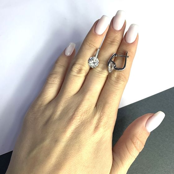 Серебряные серьги с фианитами